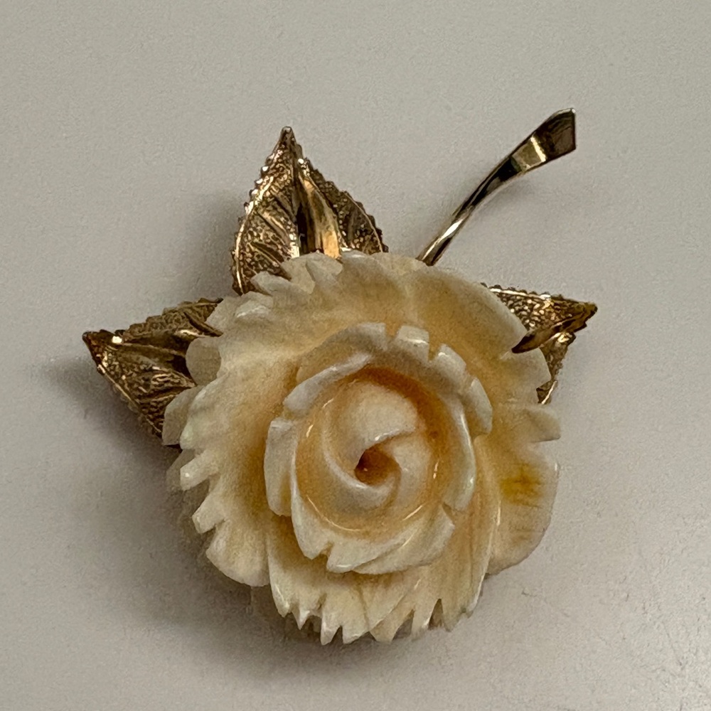 Elegant Signed Burt Cassell 12k GF Cream Ivory Rose Vintage Brooch Pin